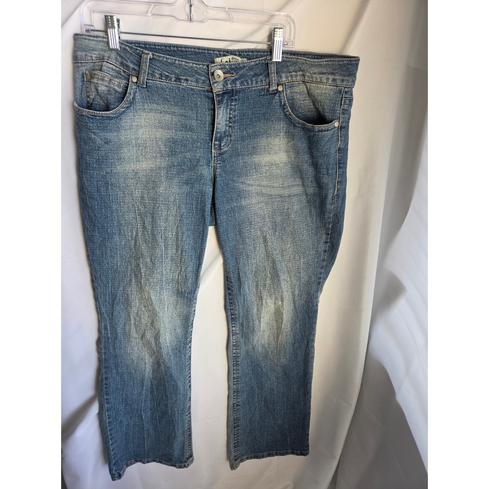L.E.I. Ashley Low Rise Jeans Regular Medium Wash Straight Leg